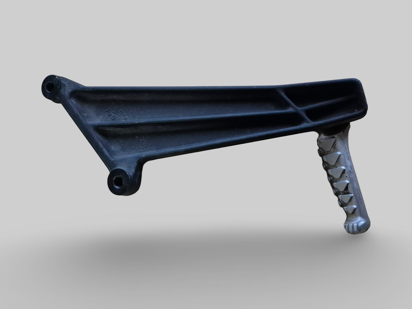 PASSAGIER LINKS VOETSTEUN AP8146385 Aprilia RSV Mille 98-03 / Tuono 02-05