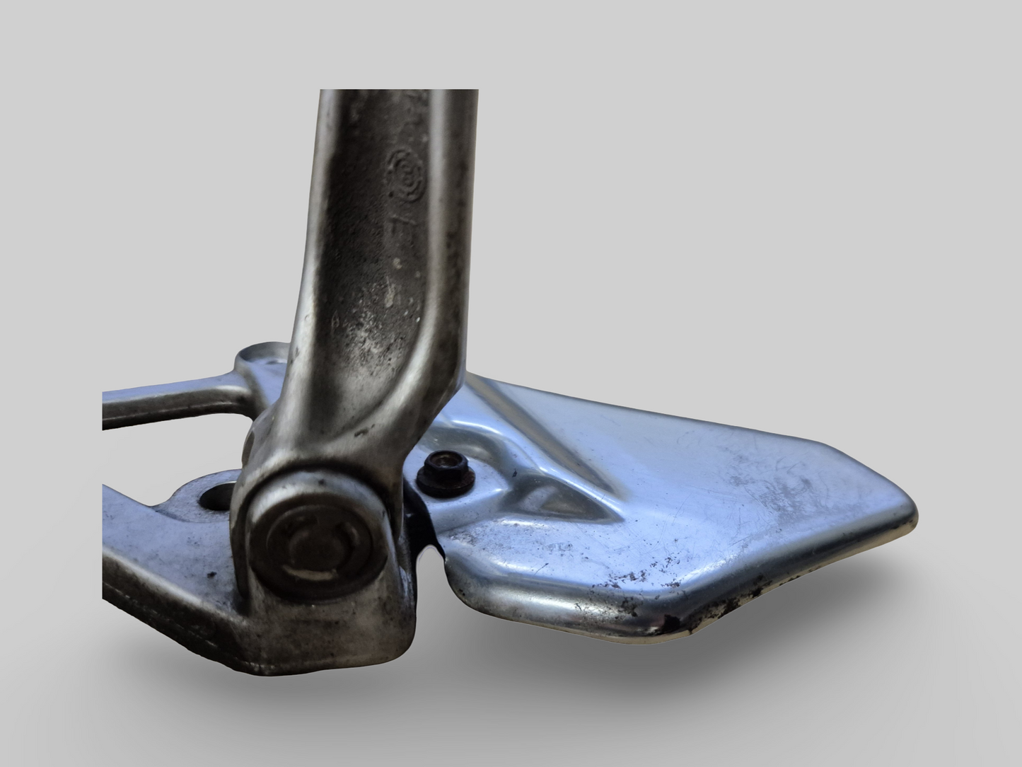 LEFT-HAND SIDE FOOTREST REARSET AP8135910 Aprilia RSV Mille 98-03 / Tuono 02-05