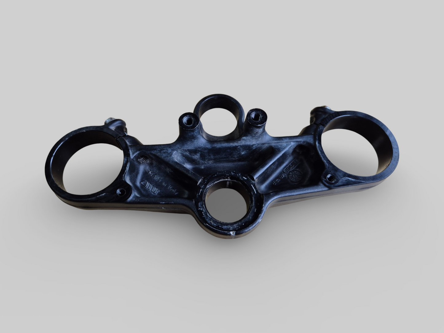 BOVENSTE JUK DRIEVOUDIGE KLEMVORK BOVENSTE PLAAT AP8123932 Aprilia RSV Mille 98-03