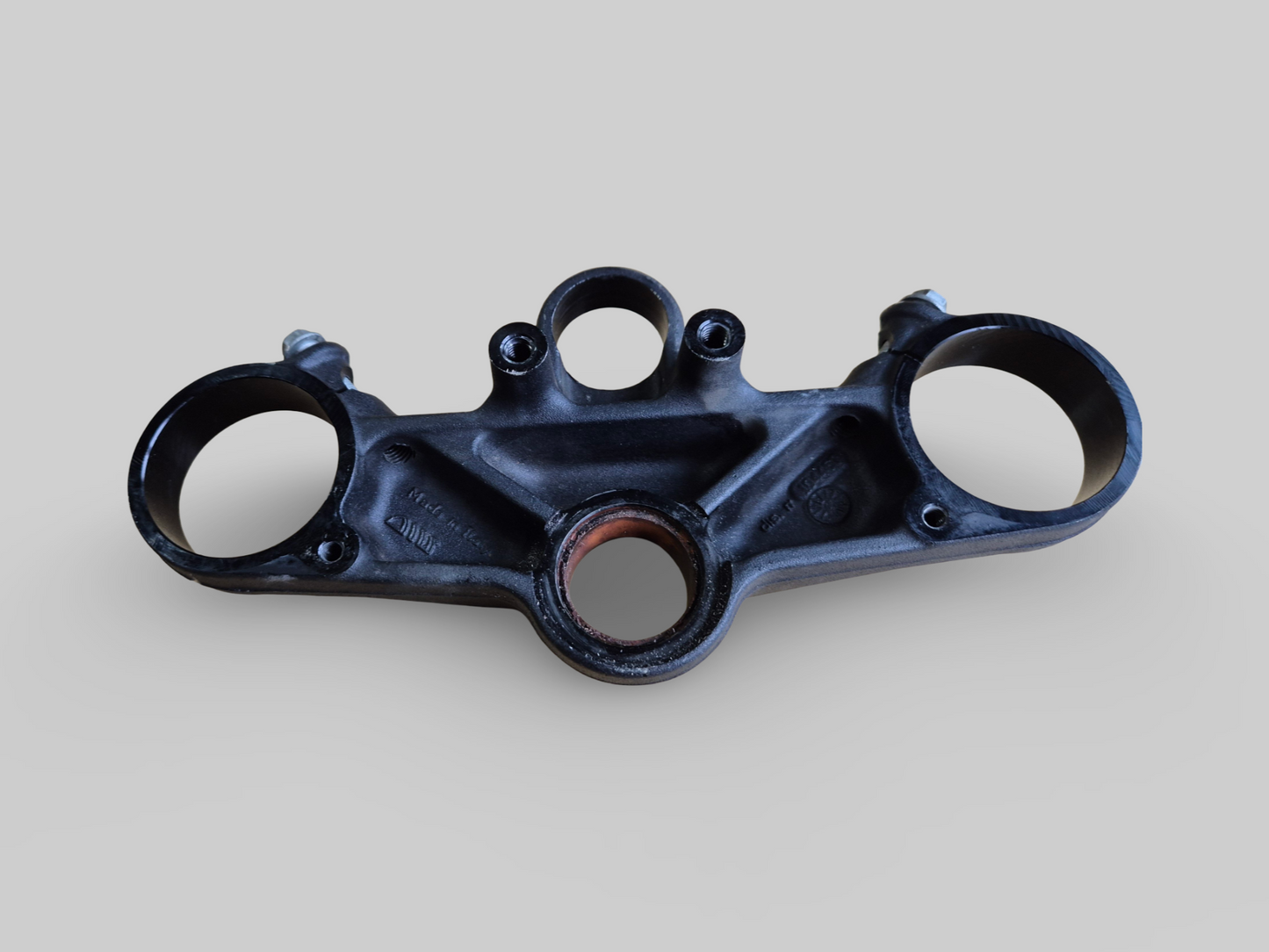 BOVENSTE JUK DRIEVOUDIGE KLEMVORK BOVENSTE PLAAT AP8123932 Aprilia RSV Mille 98-03