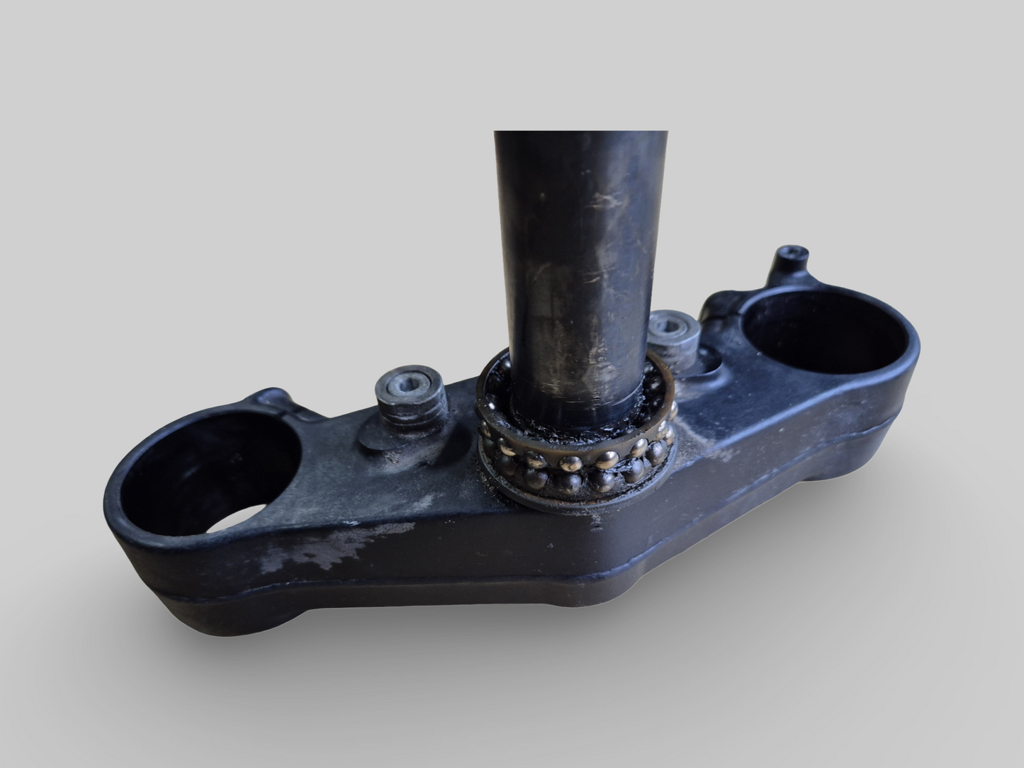 ONDERSTE DRIEVOUDIGE KLEM STEMBASIS AP8123640 Aprilia RSV Mille 01-03 / Tuono 02-05