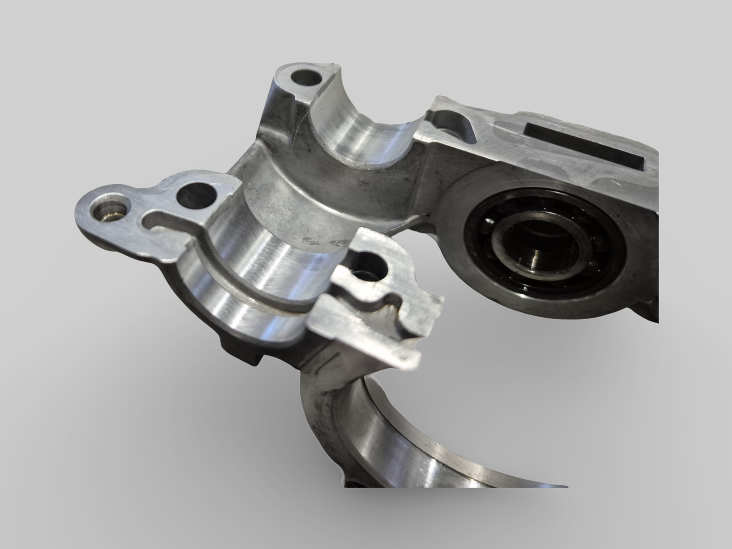 REAR CAMSHAFT BRIDGE V990 AP0613057 Aprilia RSV Mille 1998-2000