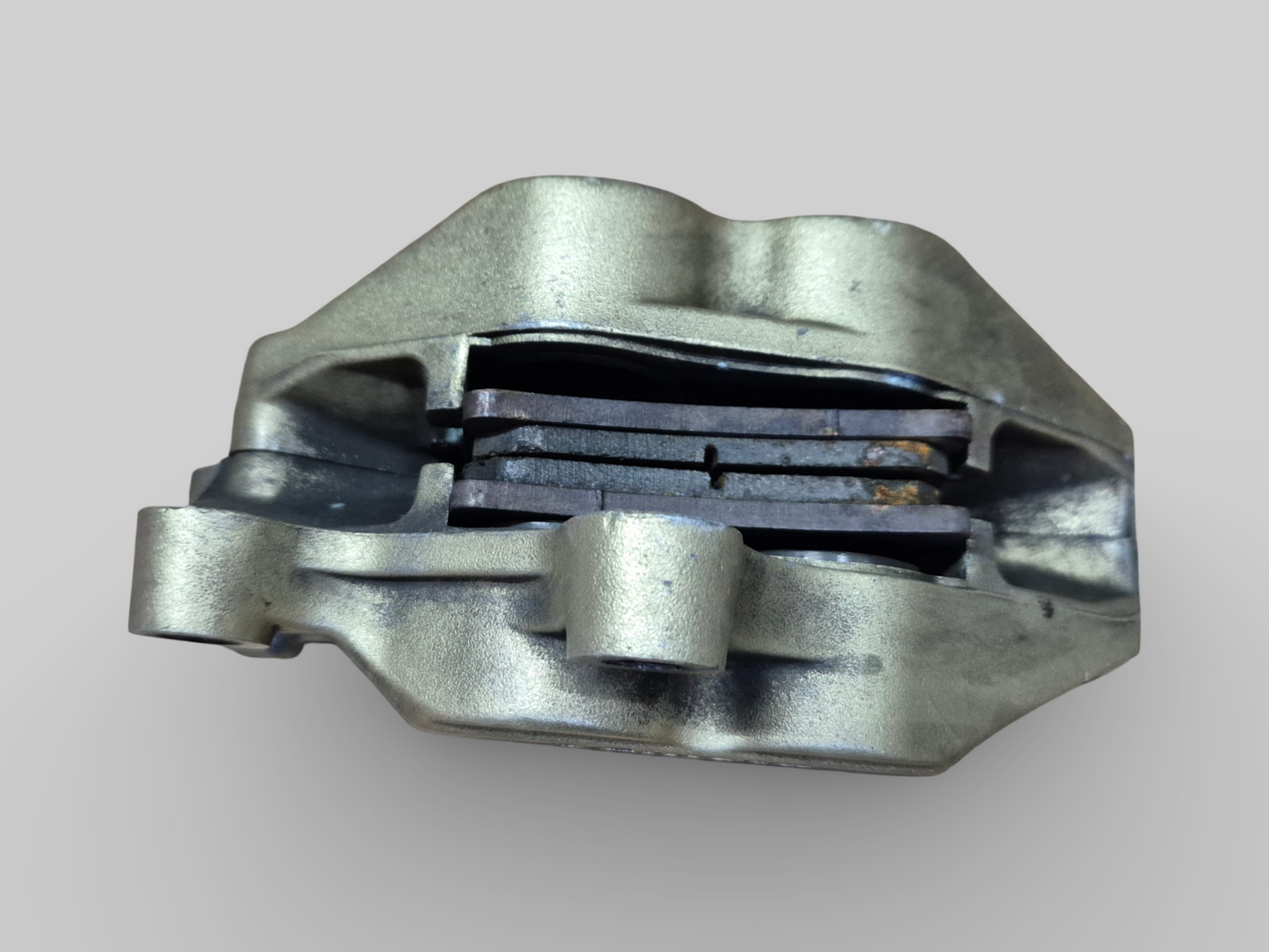 REMKLAUW LINKSVOOR BREMBO P4 GOUD AP8113971 Aprilia RSV Mille 98-03 / Tuono 02-05