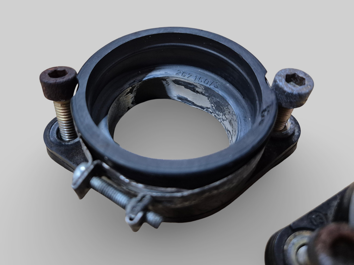 INTAKE FLANGE MANIFOLD RUBBER AP0267150 Aprilia RSV1000R 2004-2009 / Tuono 1000R 2006-2009