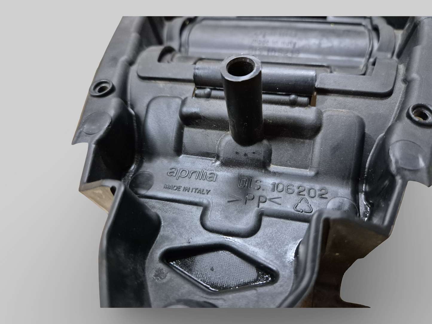CARÉNAGE DE CAPOT DE SIEGE ARRIÈRE MONO AP8797163 Aprilia RSV Tuono 1000R 2006-2009