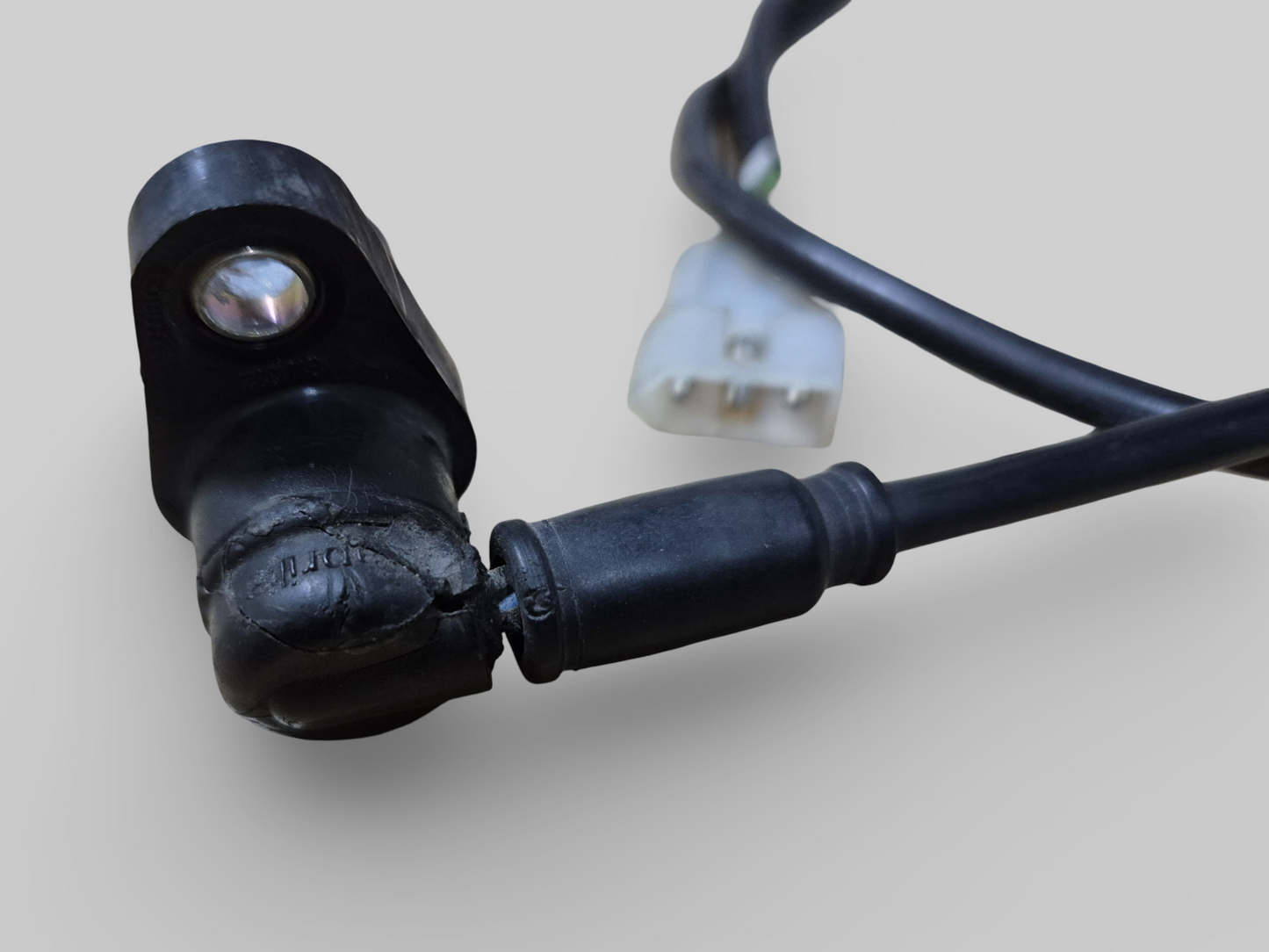 SPEED SENSOR AP8124528 Aprilia RSV 98-03 / SL Falco / RSV4 09-10 / RSV 04-10