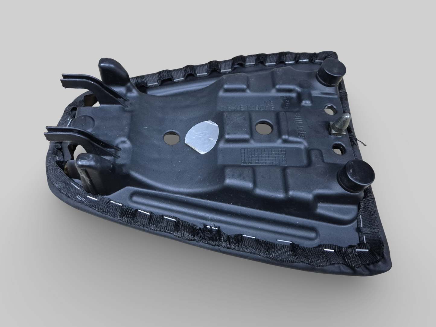 REAR PASSENGER SADDLE SEAT AP8129330 Aprilia RSV1000R 2004-2009 / Tuono 1000R 2006-2009