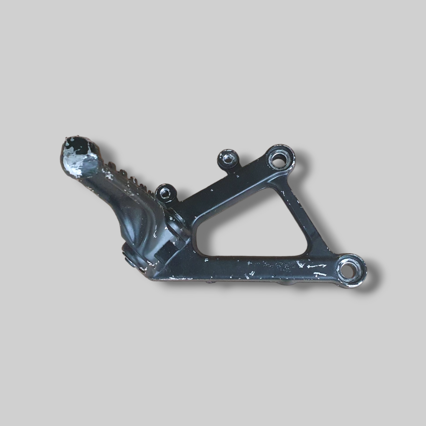 VOETSTEUN RECHTER ACHTERZIJDE AP8135909 Aprilia RSV Mille 98-03 / Tuono 02-05