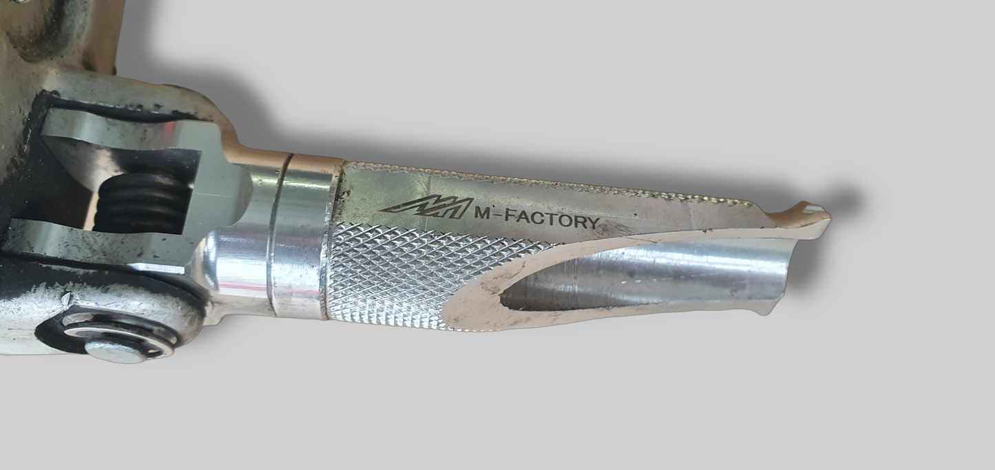 LINKER ZIJVOETSTEUN ACHTERSET AP8135910 Aprilia RSV Mille 98-03 / Tuono 03-05