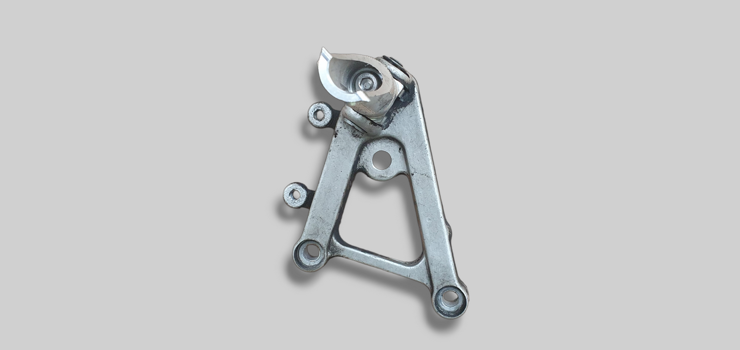 LINKER ZIJVOETSTEUN ACHTERSET AP8135910 Aprilia RSV Mille 98-03 / Tuono 03-05