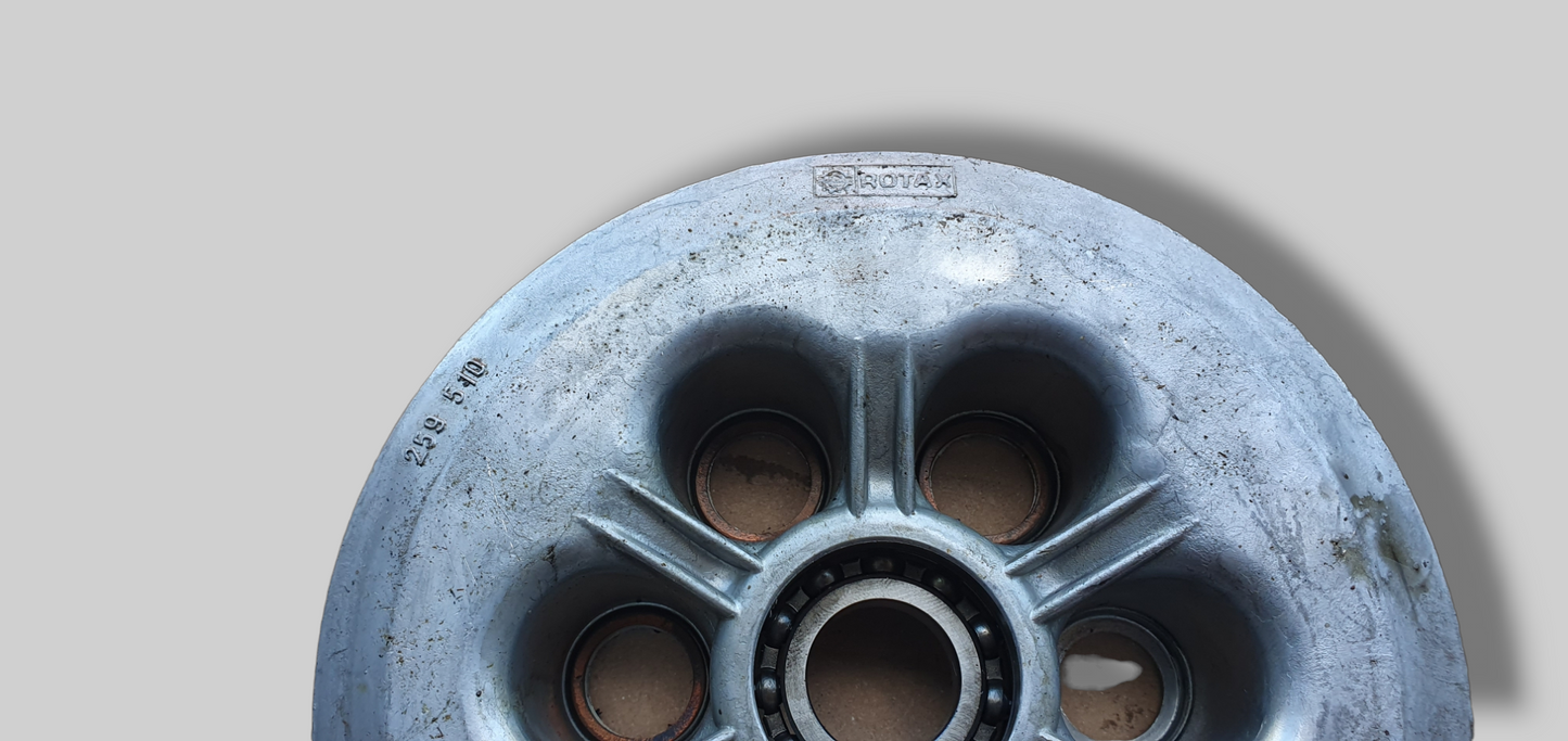 KOPPELINGSNAAF VEERHOUDER DRUKPLAAT AP0259517 Aprilia RSV Mille 98-03 / Tuono 02-05