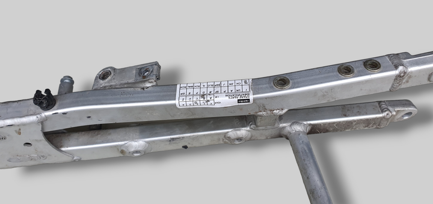 ZADELSTEUN ACHTER SUBFRAME AP8146457 Aprilia RSV Mille 98-03 / Tuono 02-05
