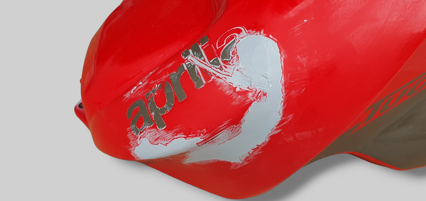 BRANDSTOFTANK WARM ROOD TUONO AP8168218 Aprilia RSV Mille 01-03 / Tuono 02-05
