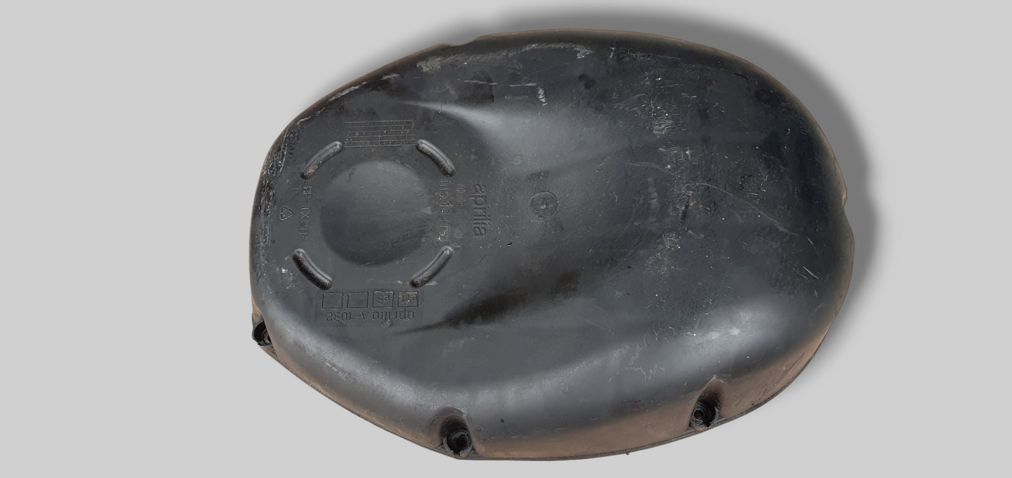 BOVENZIJDE AIRBOX FILTERHUIS AP8148825 Aprilia RSV Mille 01-03 / Tuono 02-05