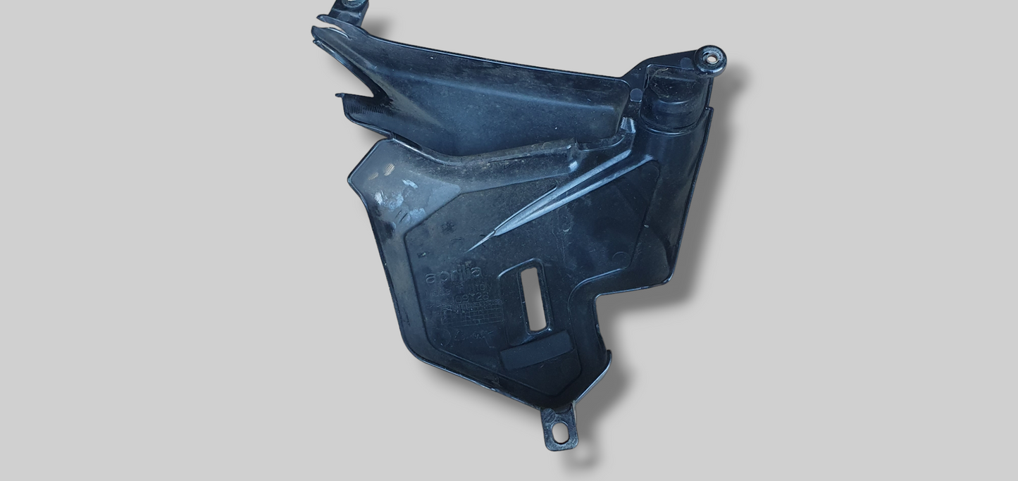 KOELVLOEISTOFDEKSEL DIS109728 AP8178779 Aprilia RSV Tuono 1000R 06-10