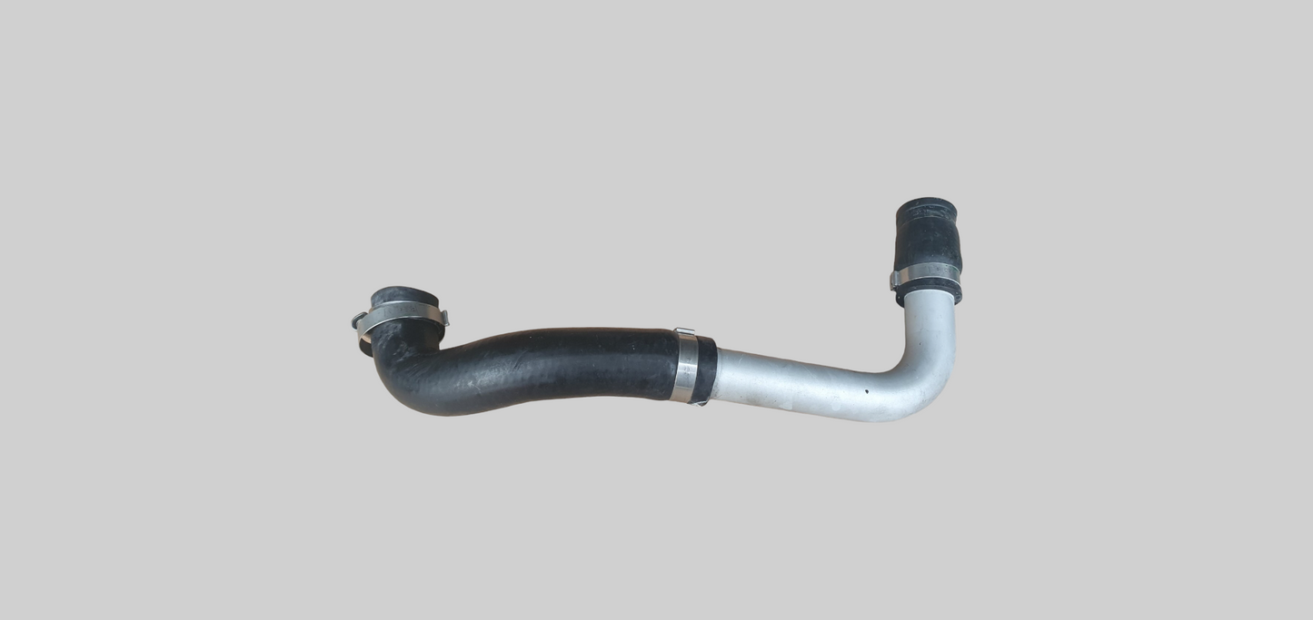 KOELVERDEELSTUKPIJP BUIS AP8144718 Aprilia RSV1000R 04-10 / Tuono 1000R 06-10