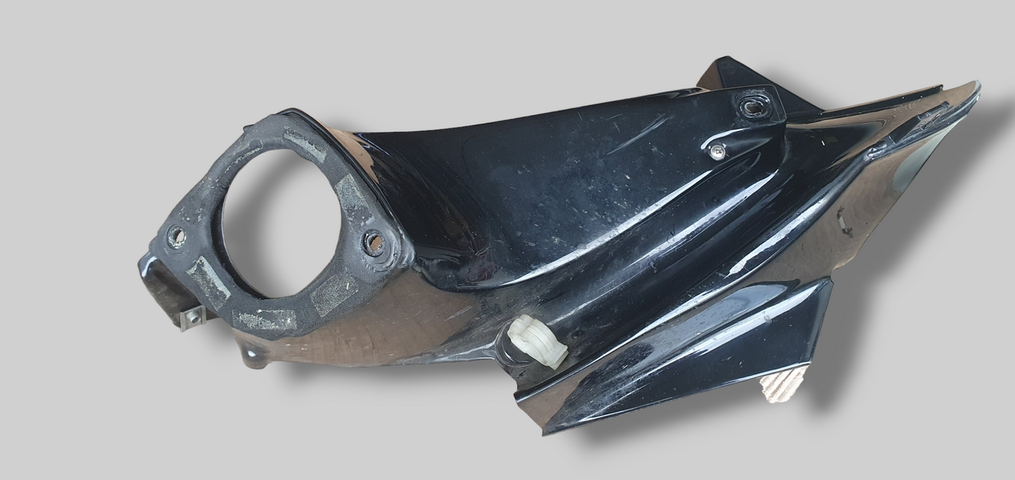 LINKSE INTERNE LUCHTKANAALKUIP, ZWART AP8149278 Aprilia RSV Mille 98-03