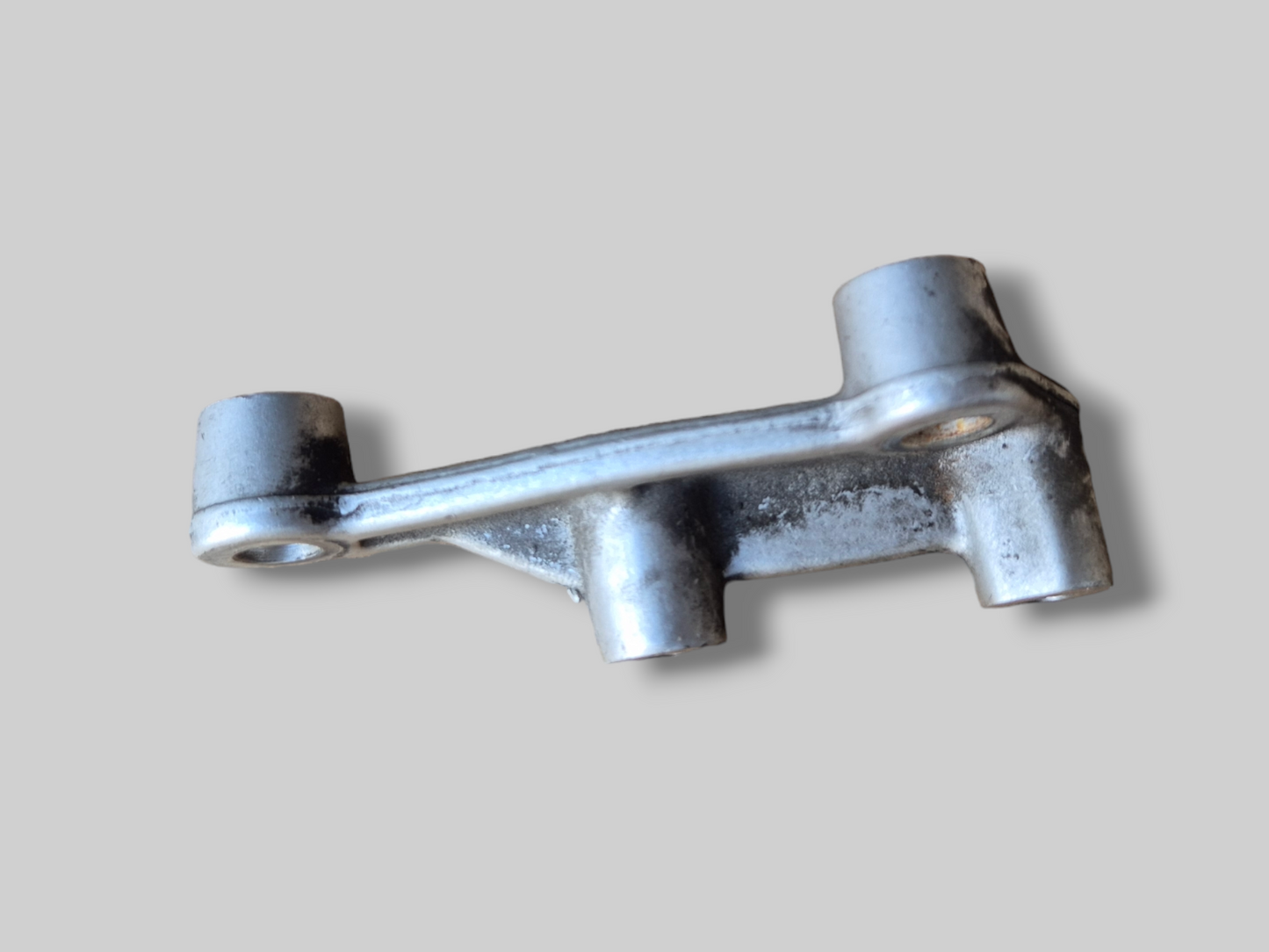 REAR MASTER CYLINDER SUPPORT AP8134384 Aprilia RSV 98-03 / RSV1000R 04-10