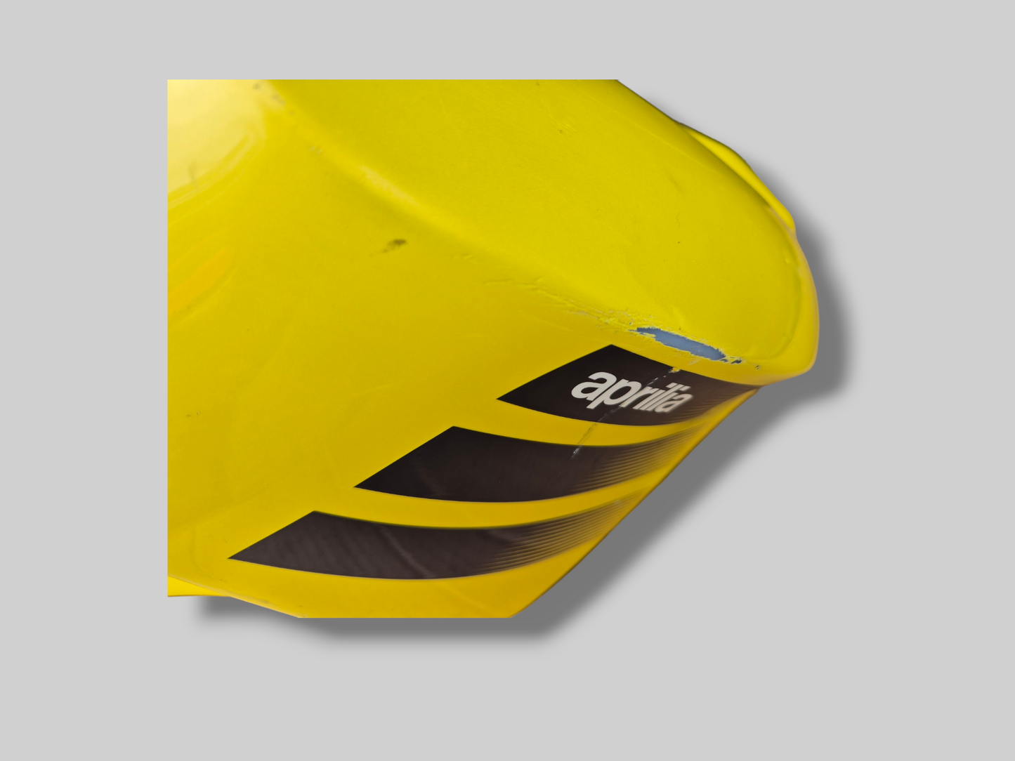 BRANDSTOFTANK WARM ROOD TUONO AP8168218 Aprilia RSV Mille 01-03 / Tuono 02-05