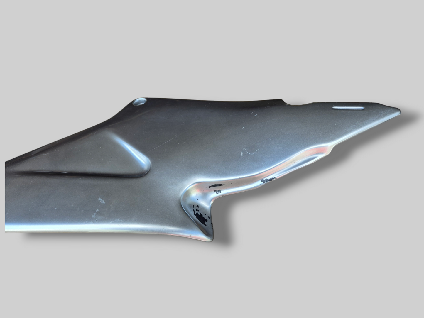 BRANDSTOFTANK ZIJPANEEL RECHTER AP8138587 Aprilia RSV Mille 98-00