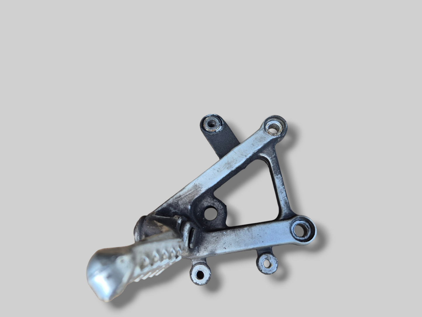 LINKER ZIJVOETSTEUN ACHTERSET AP8135910 Aprilia RSV Mille 98-03 / Tuono 03-05