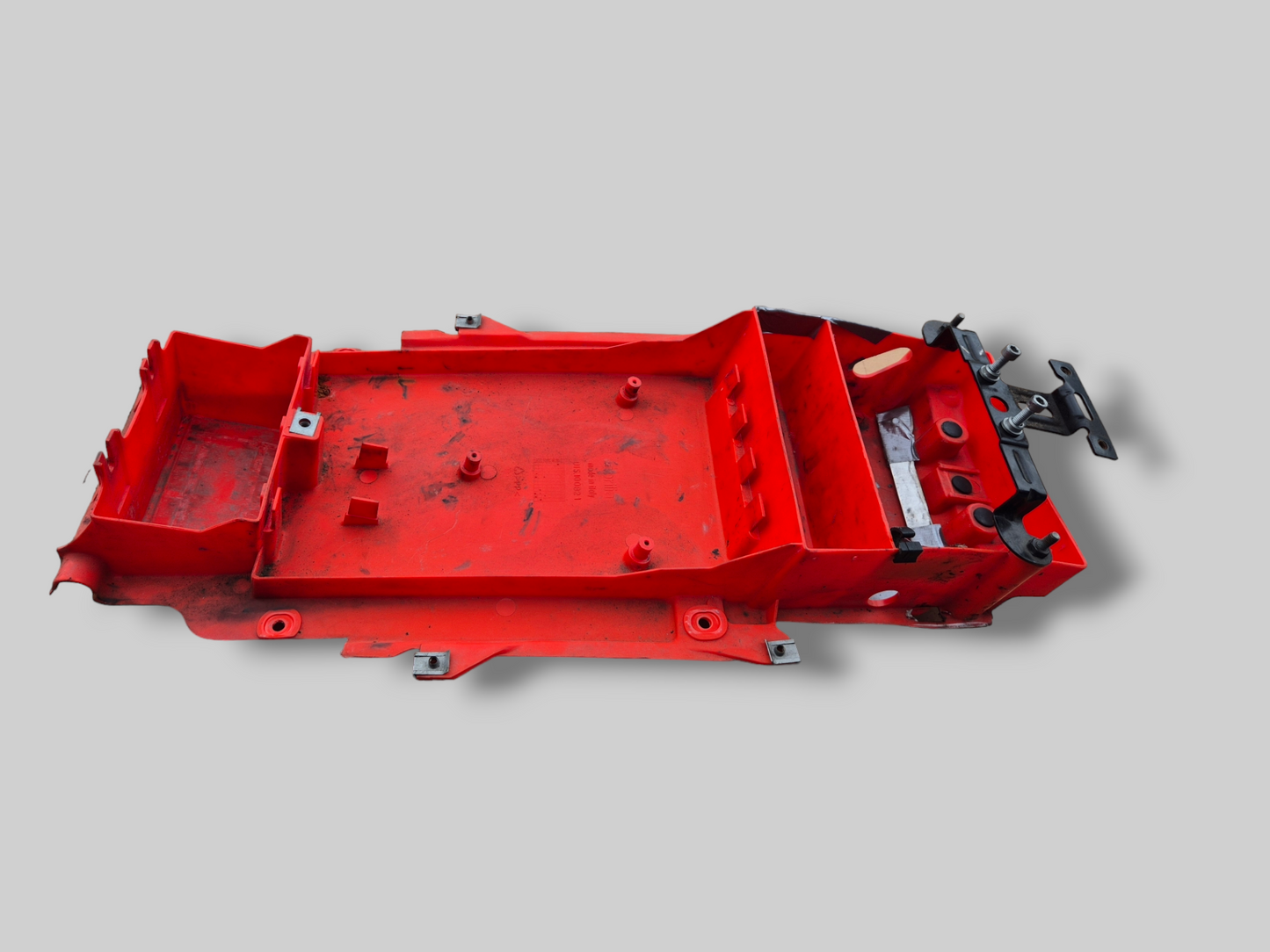 ONDER ZADEL / ACCUHOUDER AP8148356 Aprilia RSV Mille R 2000