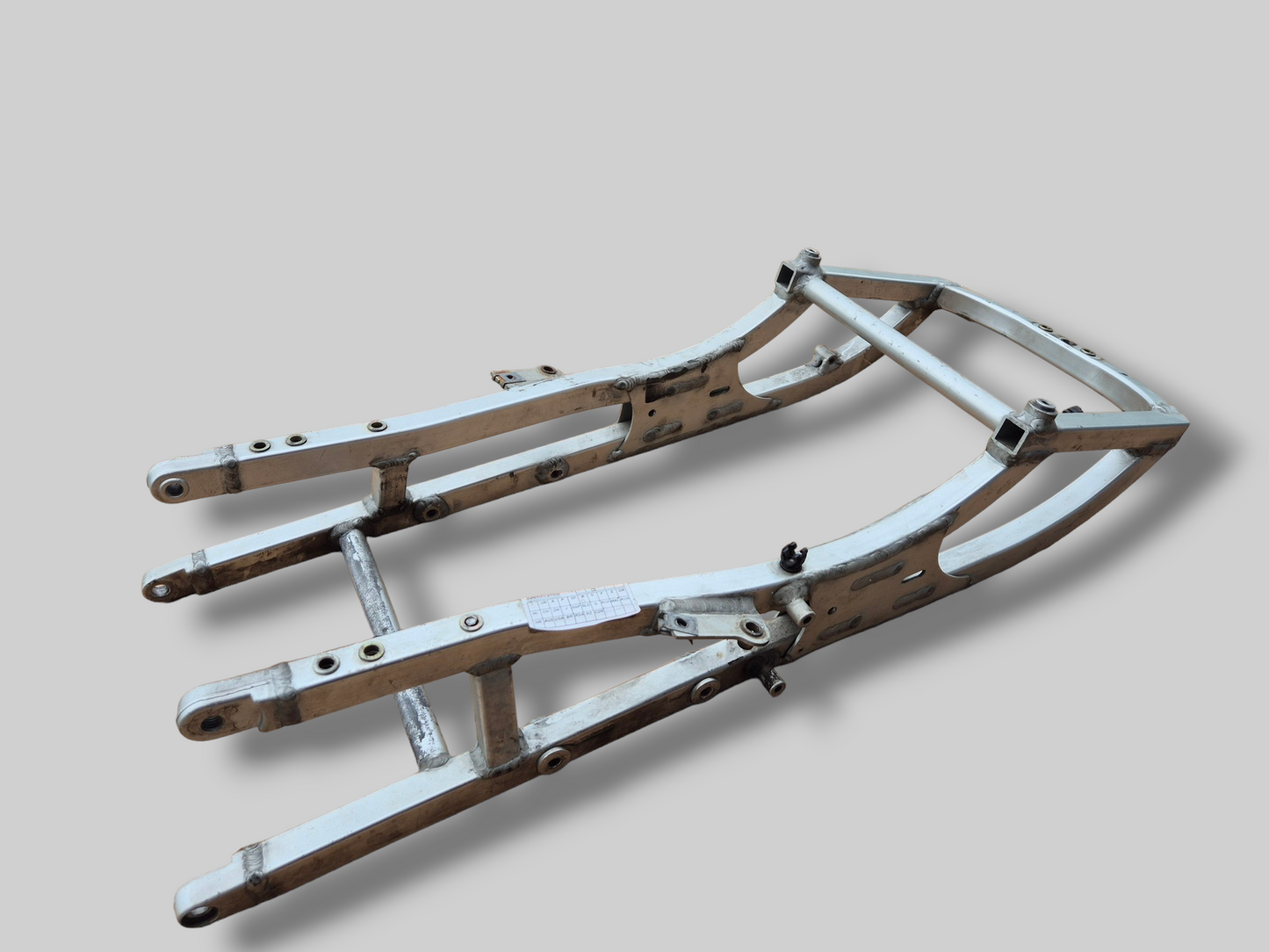ZADELSTEUN ACHTER SUBFRAME AP8146457 Aprilia RSV Mille 98-03 / Tuono 02-05