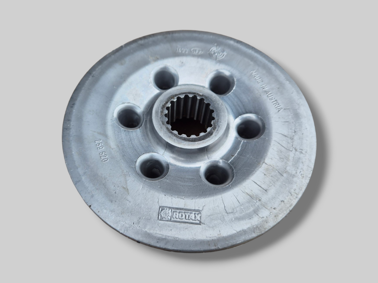 KOPPELINGVEERHOUDER DRUKPLAAT AP0259517 Aprilia RSV Mille 98-03 / Tuono 02-05