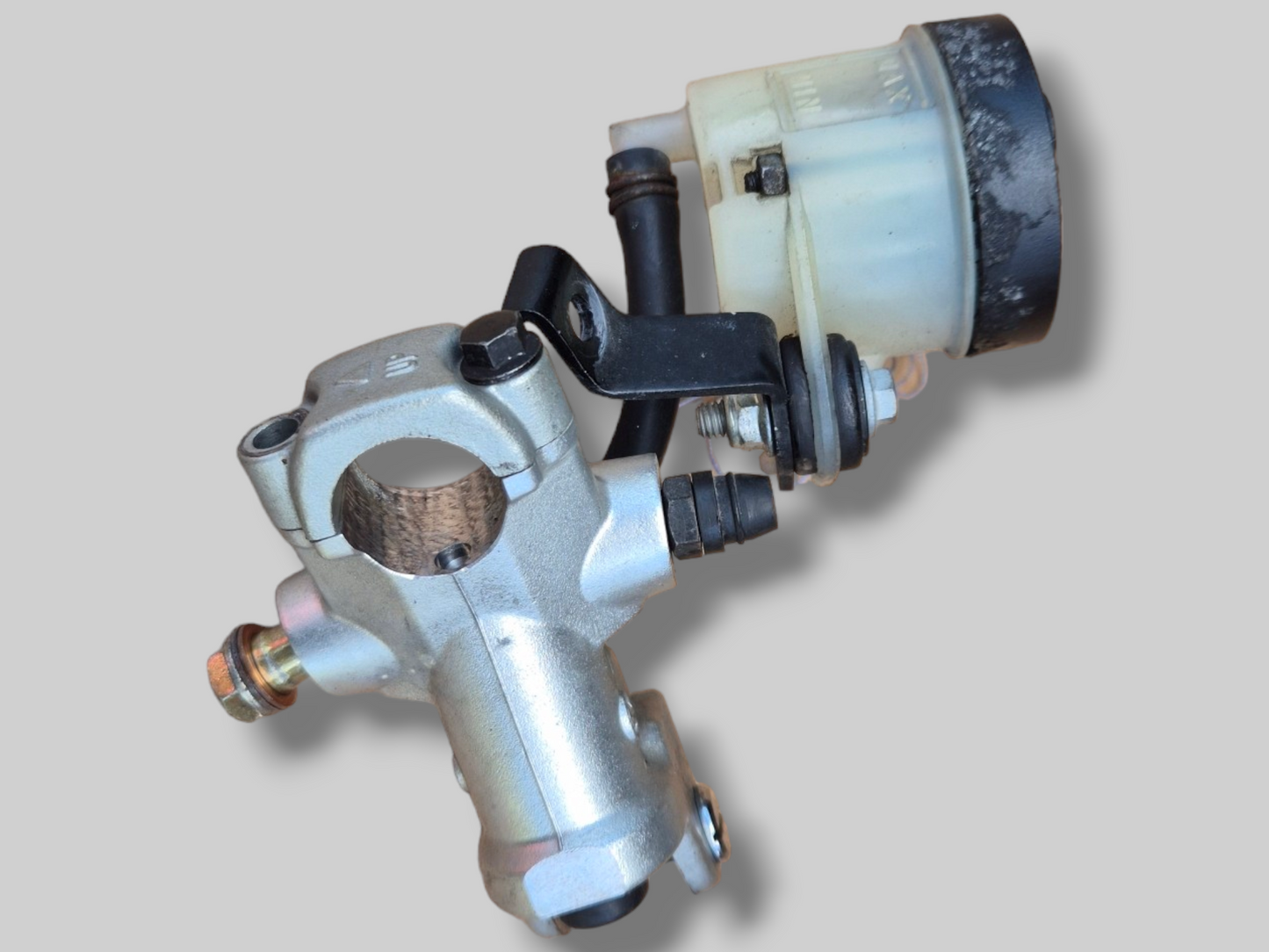 MAITRE CYLINDRE DE POMPE DE FREIN AVANT AP8113969 Aprilia RSV Mille 98-03 / Tuono 02-05