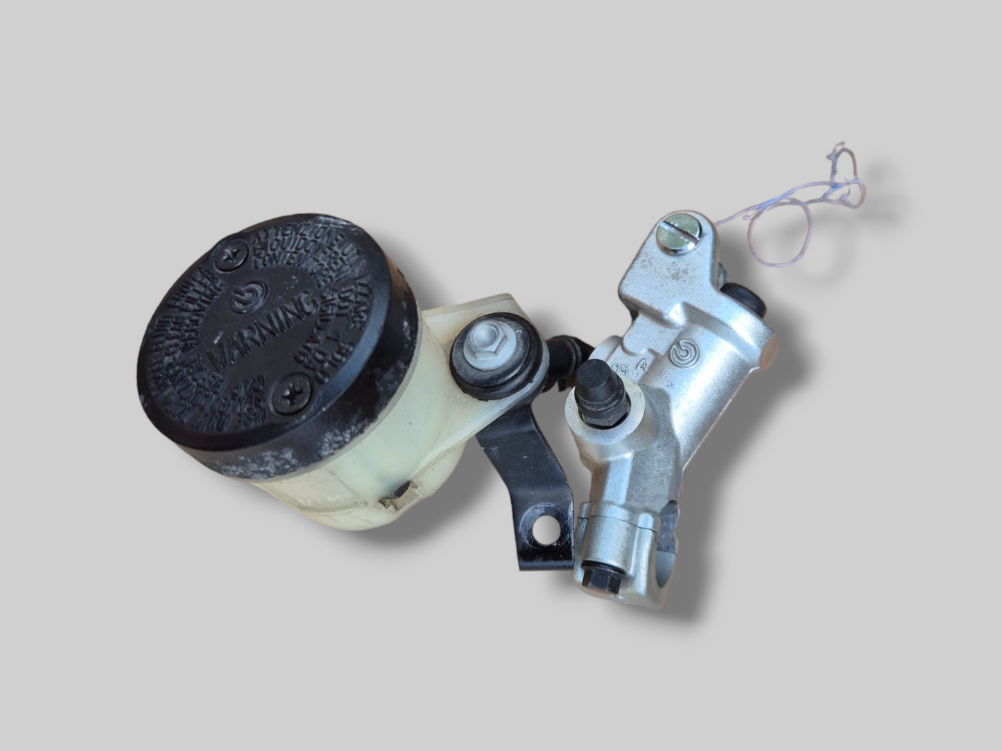 MAITRE CYLINDRE DE POMPE DE FREIN AVANT AP8113969 Aprilia RSV Mille 98-03 / Tuono 02-05