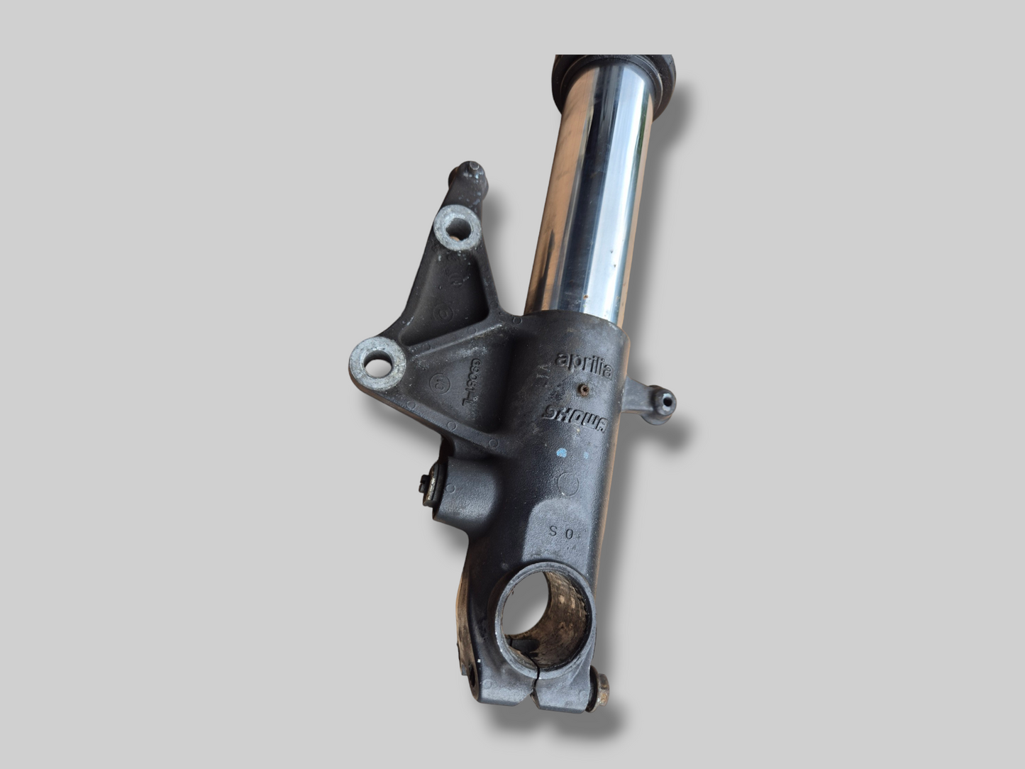 LINKER ZIJVORKPOOT AP8123971 Aprilia RSV Mille 01-03 / Tuono 02-05