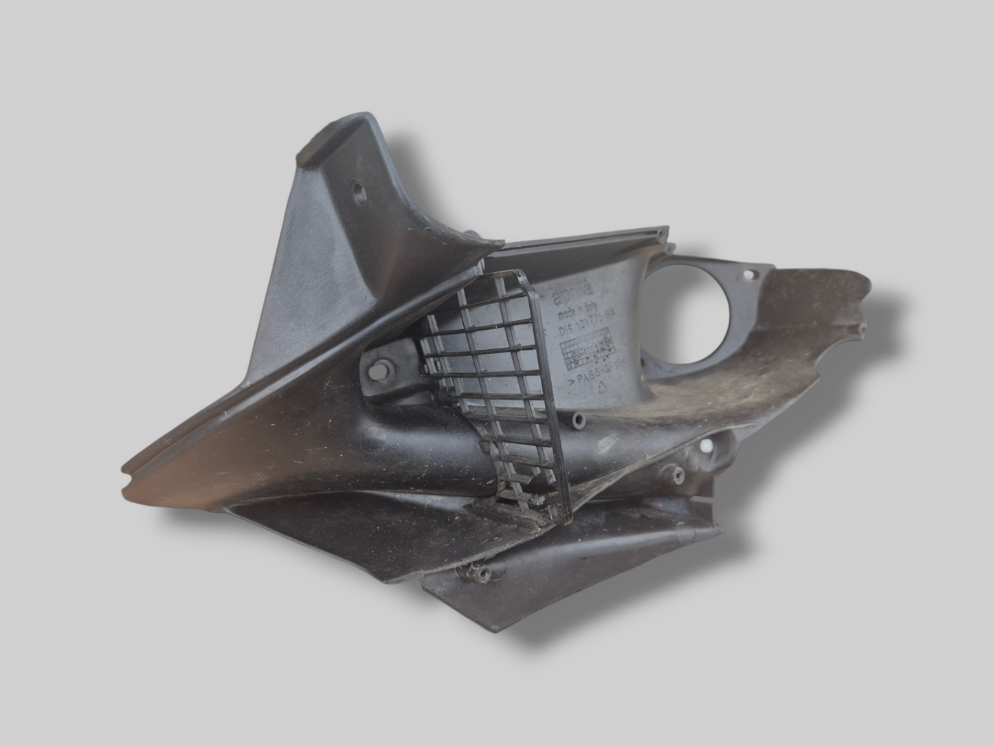LINKSE INTERNE LUCHTKANAALKUIP, MAT ZWART AP8149278 Aprilia RSV Mille 98-03