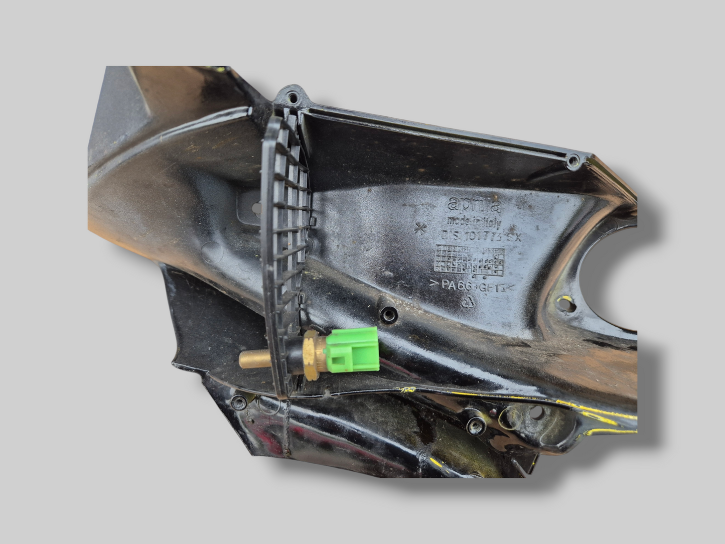 LINKSE INTERNE LUCHTKANAALKUIP, ZWART AP8149278 Aprilia RSV Mille 98-03