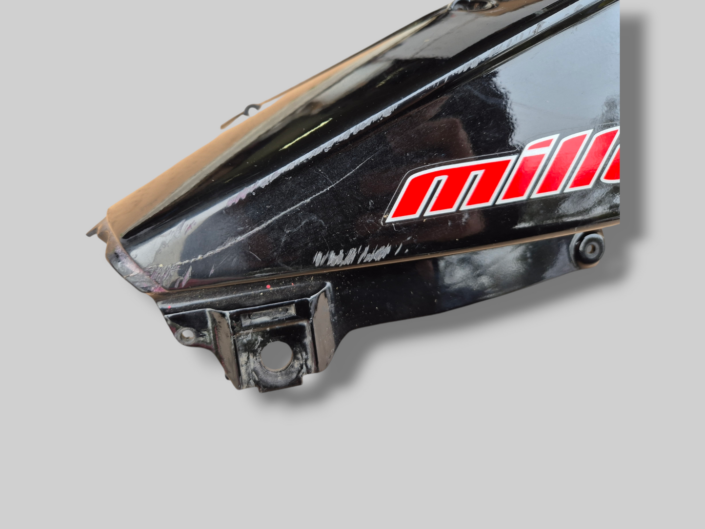 RECHTERKANT BUITENLUCHTINLAATKANAAL NEP CARBON GEDIPPT AP8139416 Aprilia RSV Mille 1998-2003