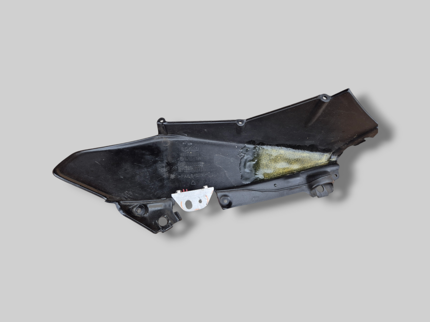 RECHTERKANT BUITENLUCHTINLAATKANAAL NEP CARBON GEDIPPT AP8139416 Aprilia RSV Mille 1998-2003