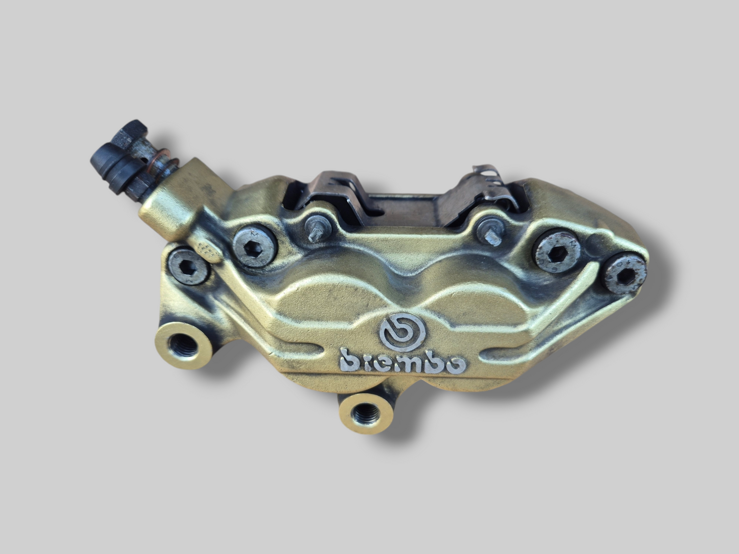 REMKLAUW LINKSVOOR BREMBO P4 GOUD AP8113971 Aprilia RSV Mille 98-03 / Tuono 02-05