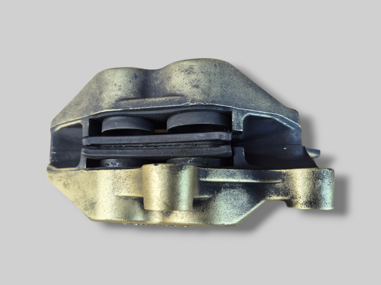 REMKLAUW LINKSVOOR BREMBO P4 GOUD AP8113971 Aprilia RSV Mille 98-03 / Tuono 02-05