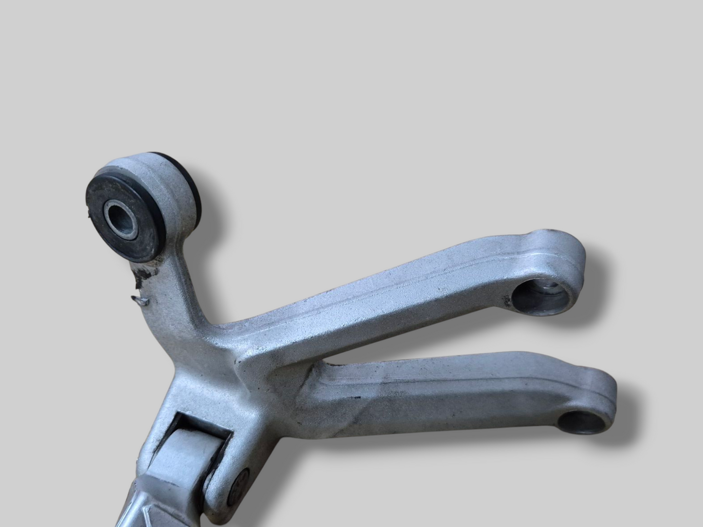 RIGHT-HAND PASSENGER FOOTREST SUPPORT AP8154072 Aprilia RSV1000R 04-10 / Tuono 1000R 06-10 (Copy)