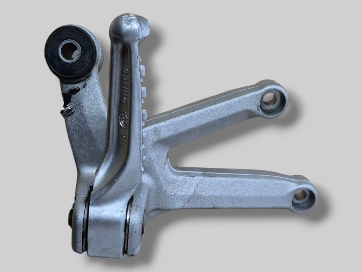 RIGHT-HAND PASSENGER FOOTREST SUPPORT AP8154072 Aprilia RSV1000R 04-10 / Tuono 1000R 06-10 (Copy)