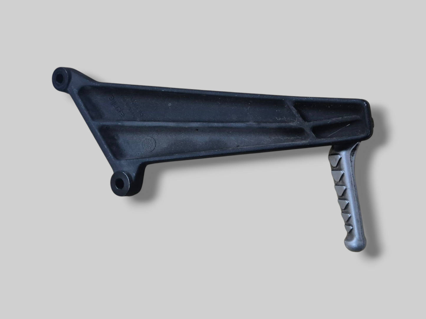 PASSAGIERS VOETSTEUNSTEUN LINKS AP8146385 Aprilia RSV Mille 98-03 / Tuono 02-05