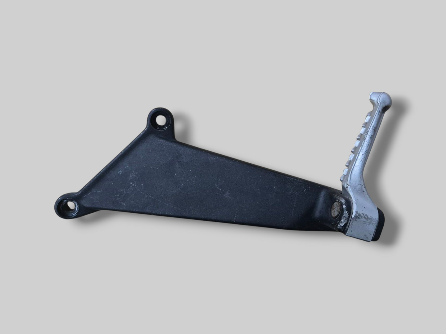 PASSAGIER LINKS VOETSTEUN AP8146385 Aprilia RSV Mille 98-03 / Tuono 02-05