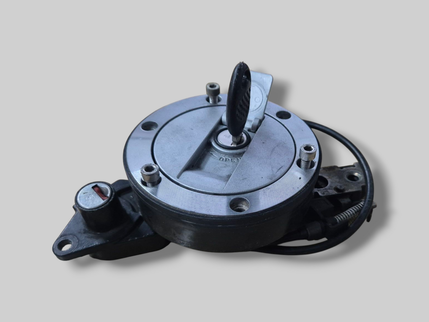 FUEL CAP AND SEAT LOCK + KEY Aprilia RSV Mille 98-03 / Tuono 02-05