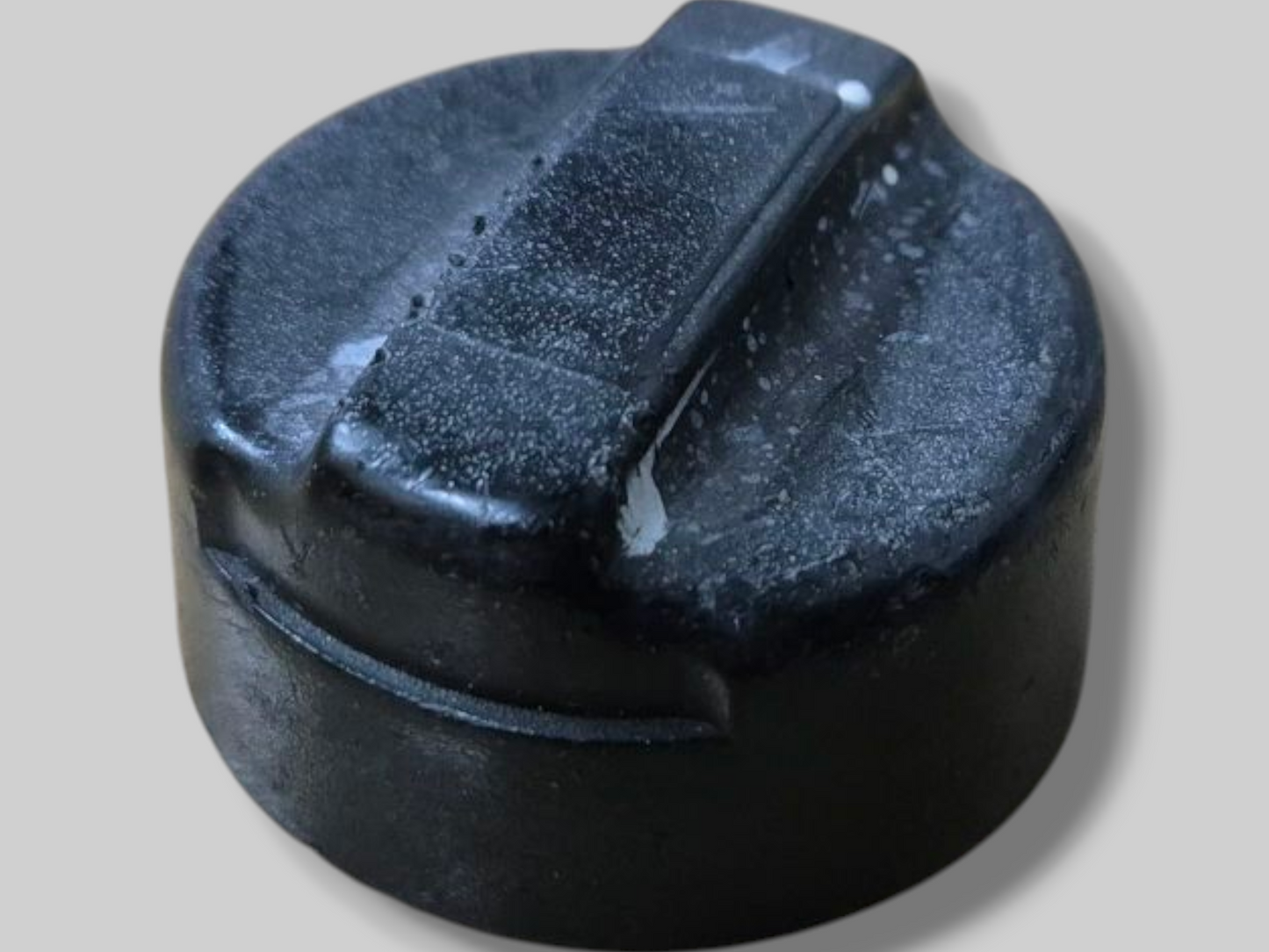 KOELVLOEISTOFRESERVOIRDOP AP8104124 Aprilia RSV Mille 98-03 / Tuono 02-05
