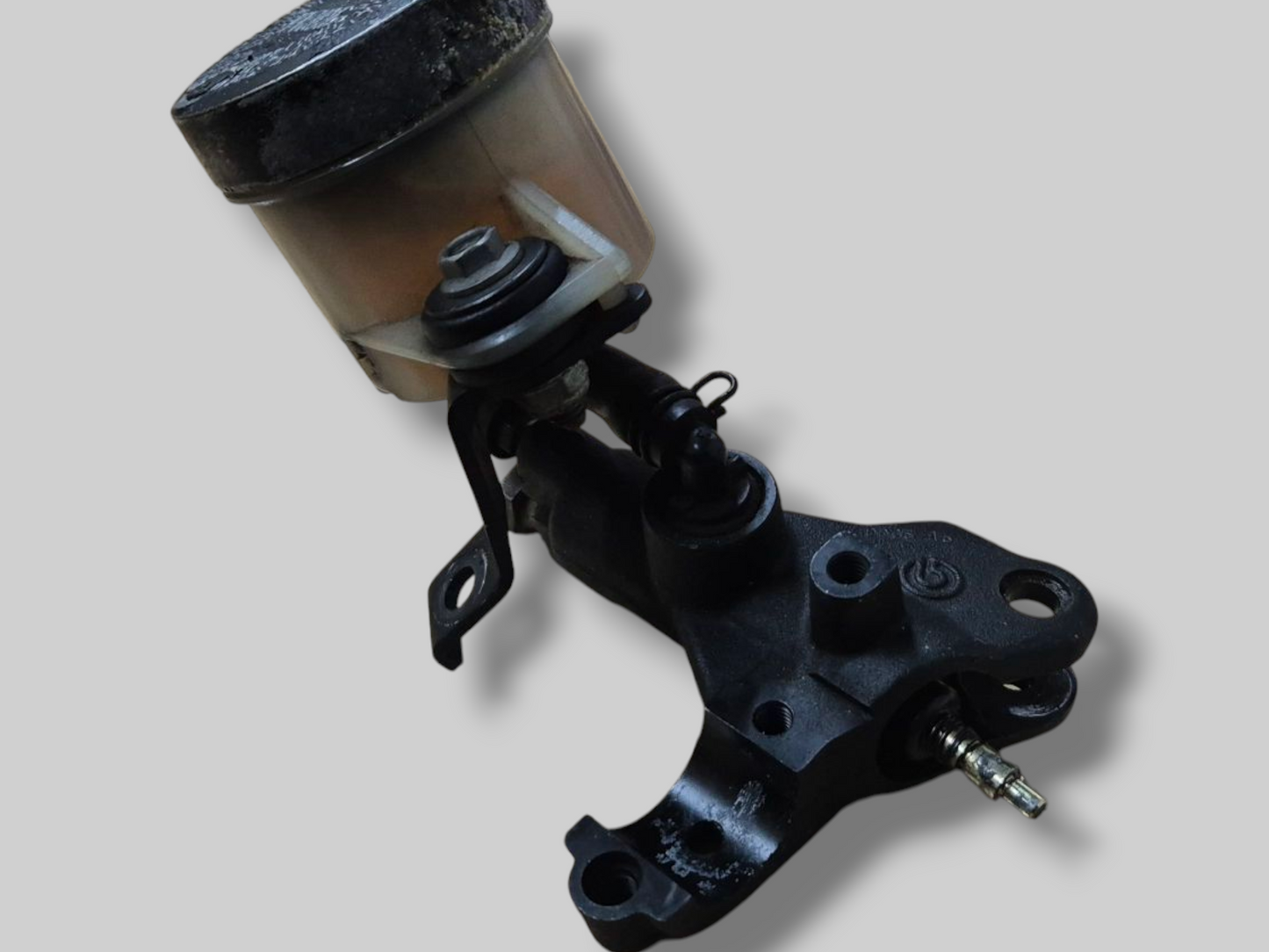 VOORREMPOMP HOOFDCILINDER AP8113969 Aprilia RSV Mille 98-03 / Tuono 02-05