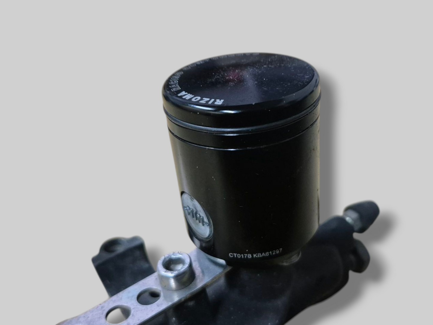 VOORREMPOMP HOOFDCILINDER AP8113969 Aprilia RSV Mille 98-03 / Tuono 02-05
