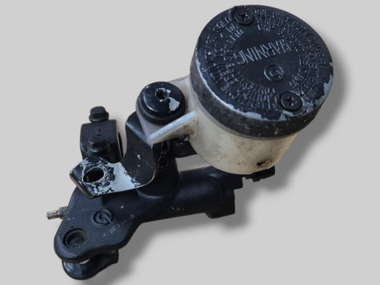 VOORREMPOMP HOOFDCILINDER AP8113969 Aprilia RSV Mille 98-03 / Tuono 02-05
