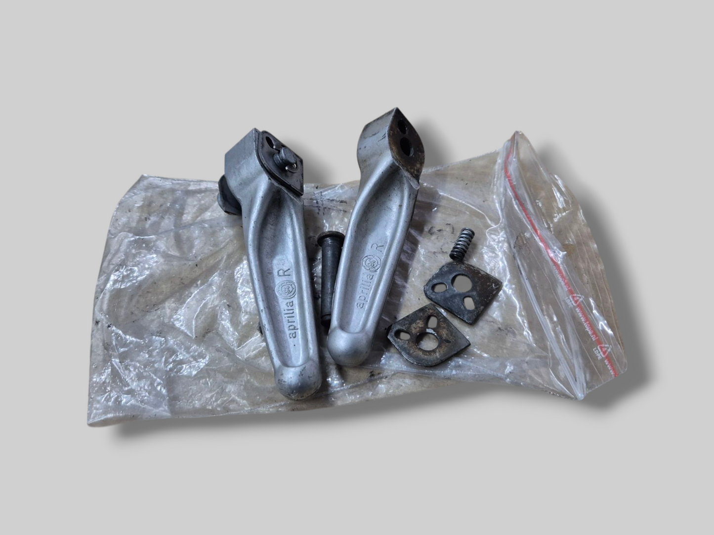 PASSENGER STEPS AP8146172 Aprilia RSV Mille 98-03 / Tuono 02-05