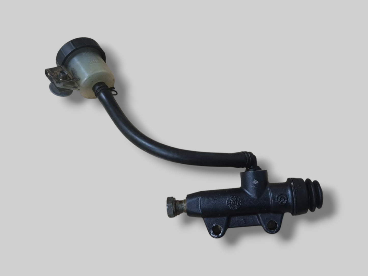 ACHTERREMPOMP HOOFDCILINDER AP8113324 Aprilia RSV Mille 98-03 / Tuono 02-05