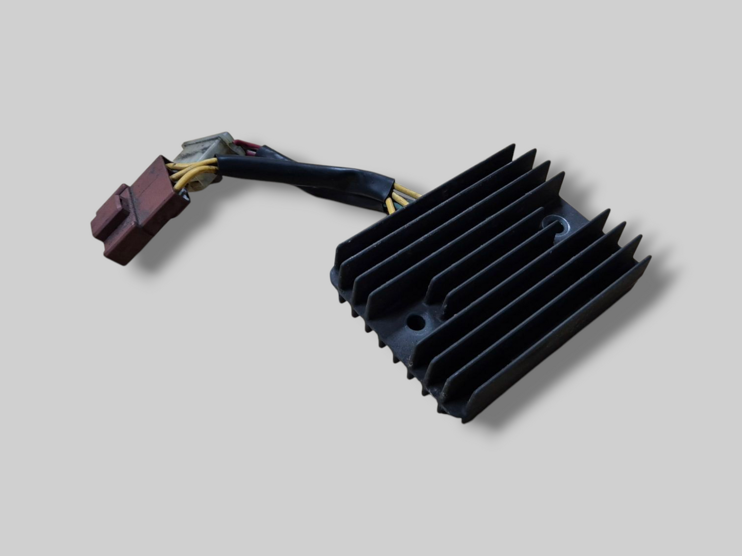 VOLTAGE REGULATOR RECTIFIER AP8127144 APRILIA RSV1000R 04-10 / TUONO 1000R 06-10