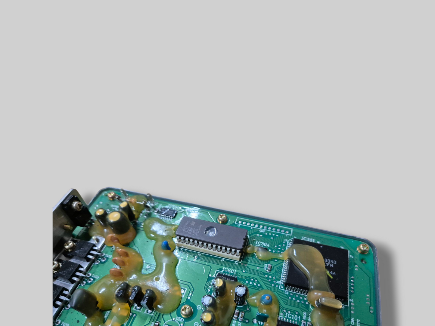 ENGINE CONTROL UNIT ECU AP0265671 + EPROM Aprilia RSV Mille 98-03 / Tuono 02-05 / Falco 01-03